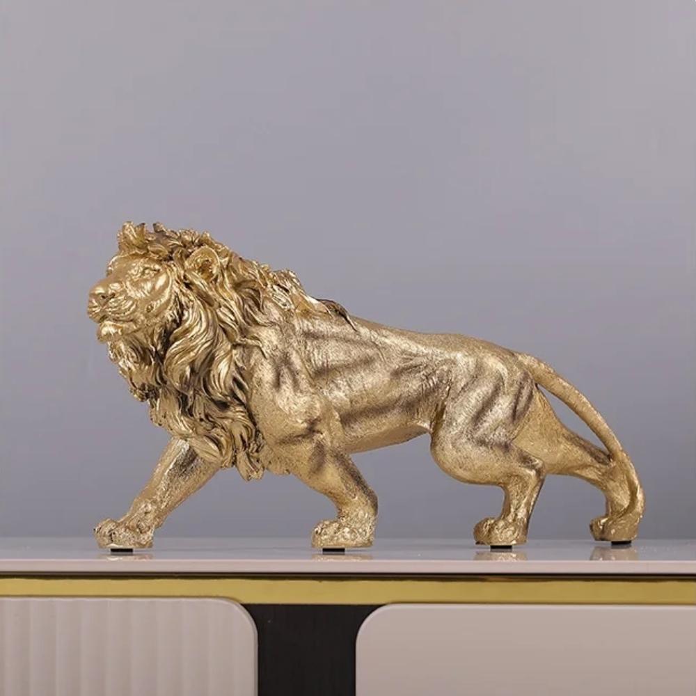 Goldene Löwenstatue